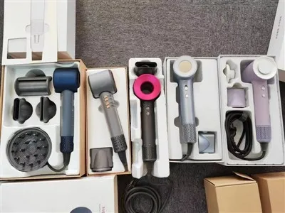 Triomadóir Gruaige is Fearr Do Gruaige Curly